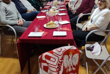 Zajęcia manualne u ,,Aktywnych”- choinka